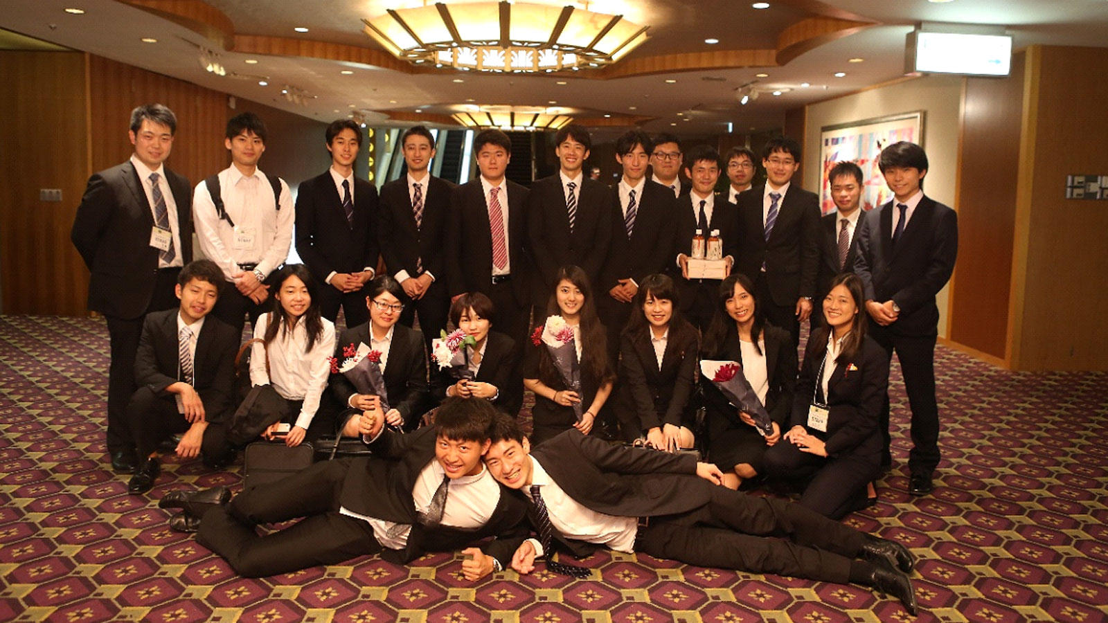 言論NPOでは、現在インターンを募集しています！