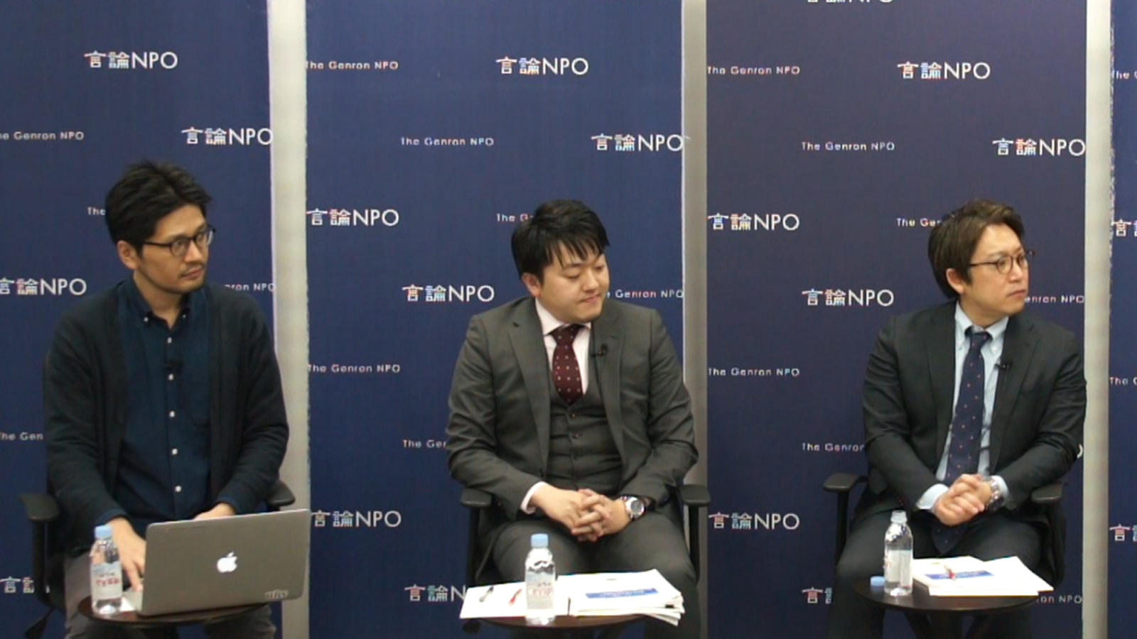 <small><small>日本の民主主義診断第５弾</small><br> 個人の自己決定に基づく民主社会を守るため、 デジタル社会のルールづくりを議論する局面</small>