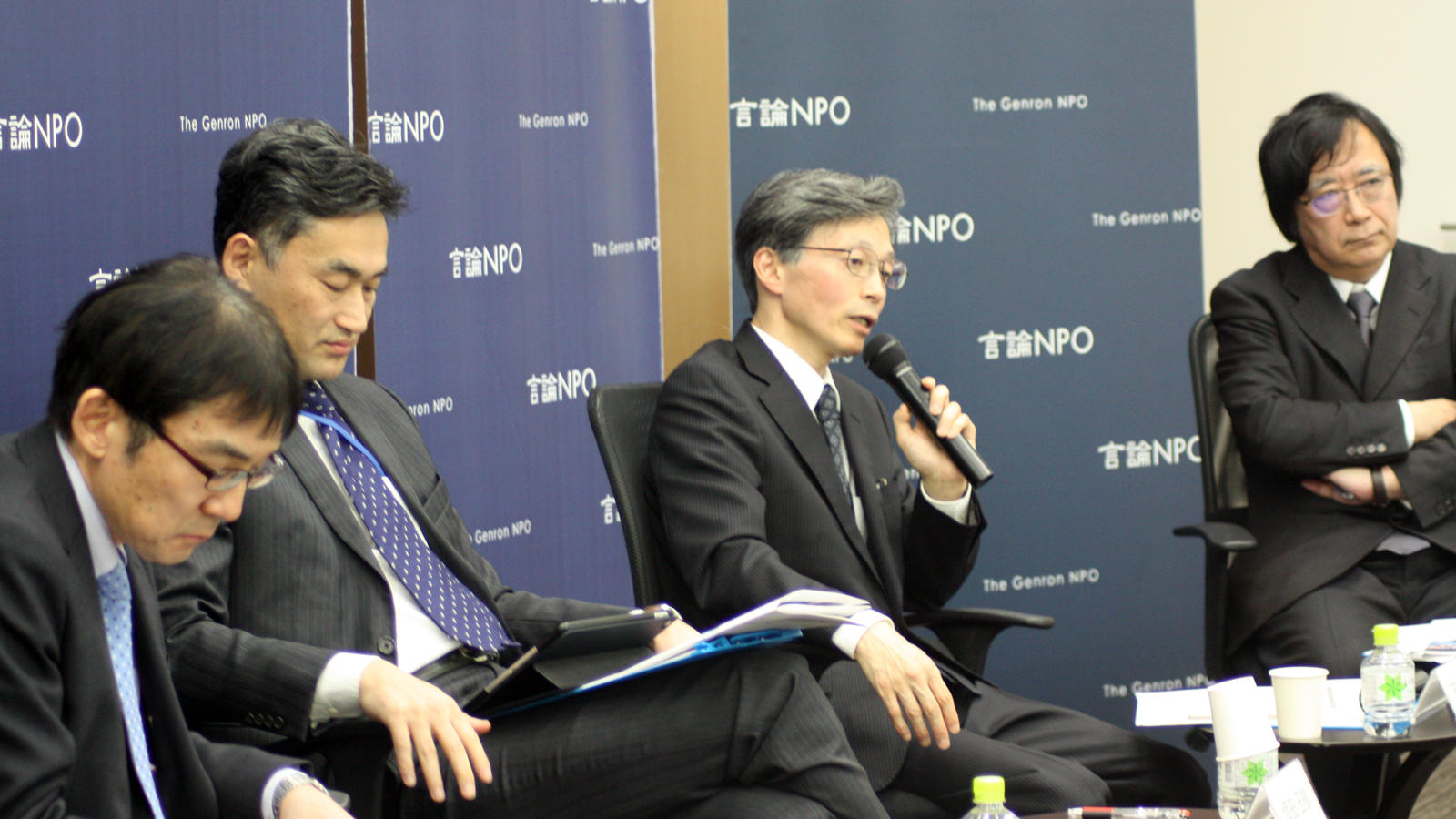 <small>政府の国際交渉責任者３氏は地球規模課題の現状をどう見ているのか <small> ―「地球規模課題への国際協力の評価」発表記念フォーラム第1セッション</small></small>