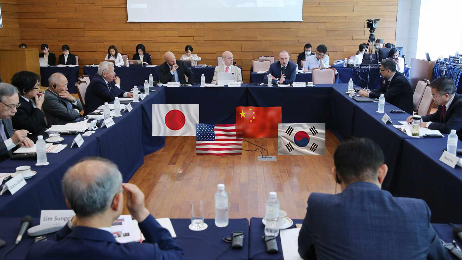 <span class="fs-s">民間が政府に先駆けて議論し、平和を喚起する世論づくり行うことの重要性では一致</span><span class="fs-es">「アジア平和会議2023」日米中韓４か国対話報告</span>