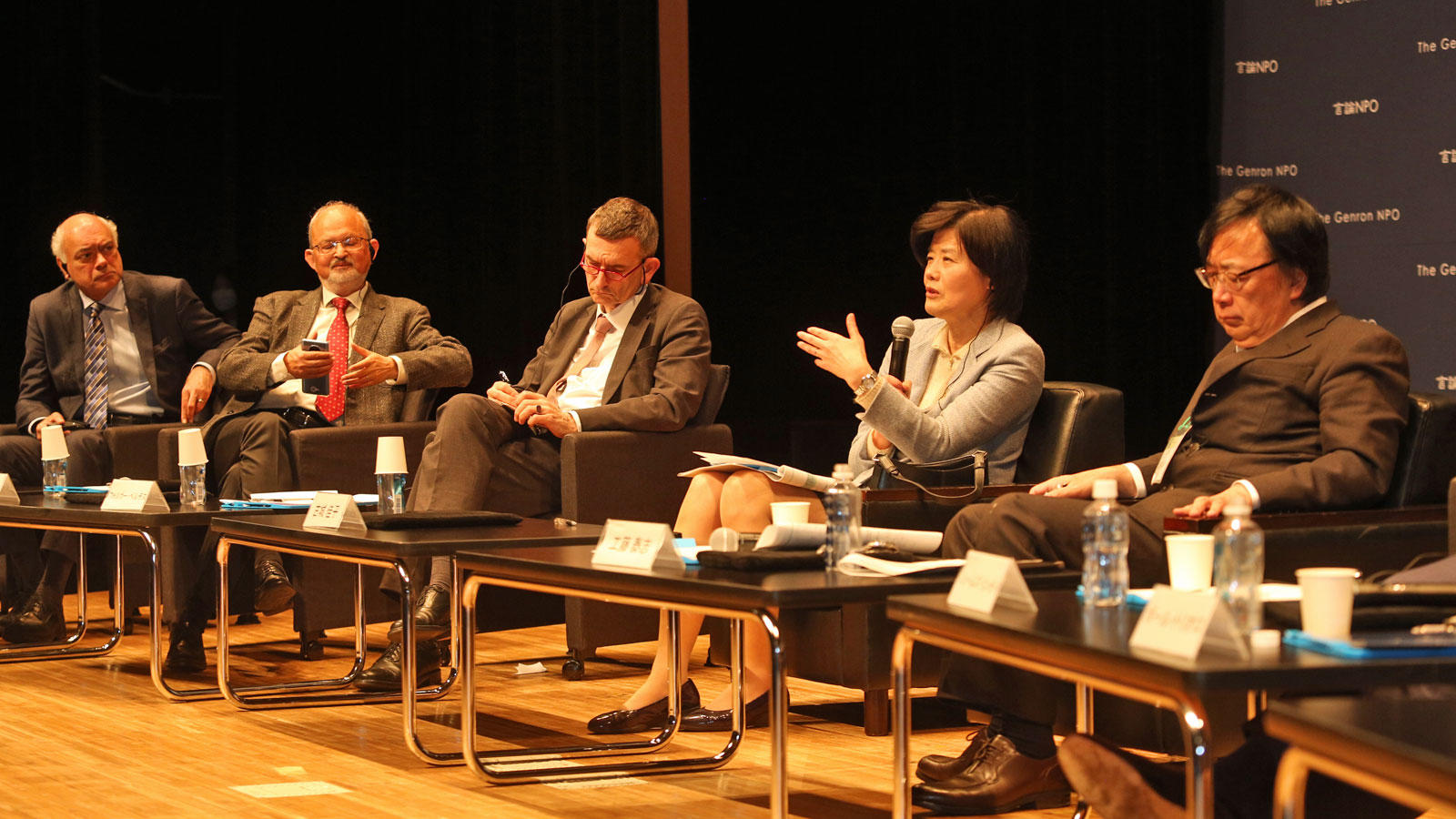 <small>コロナウイルス流行が多国間連携や民主主義の強靭さを試す局面で、リベラル秩序のもと米中や世界が共存する道筋を議論　 ―「東京会議2020」１日目公開フォーラム　セッション1報告</small>